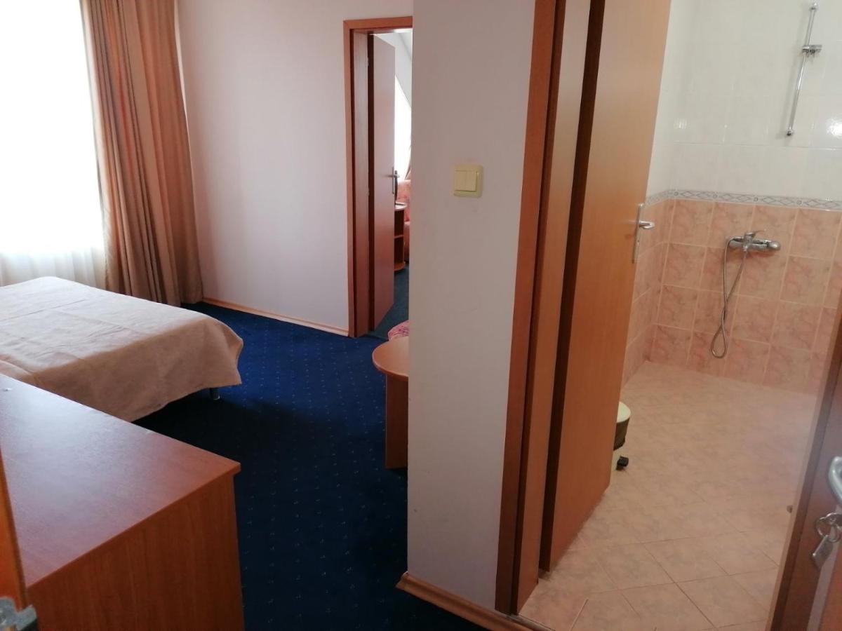 Hotel Хотел Андре Chernomorets Exterior foto
