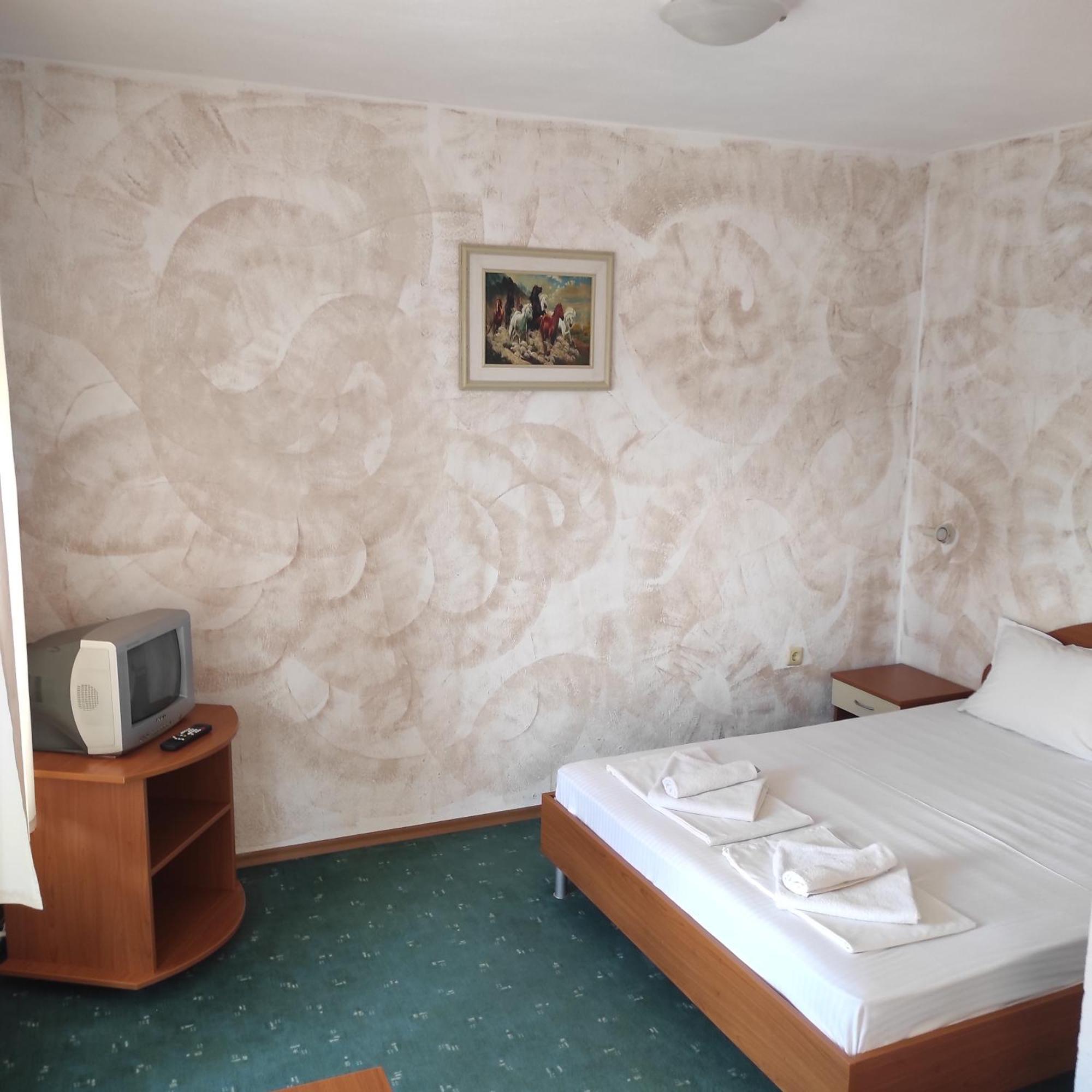 Hotel Хотел Андре Chernomorets Exterior foto