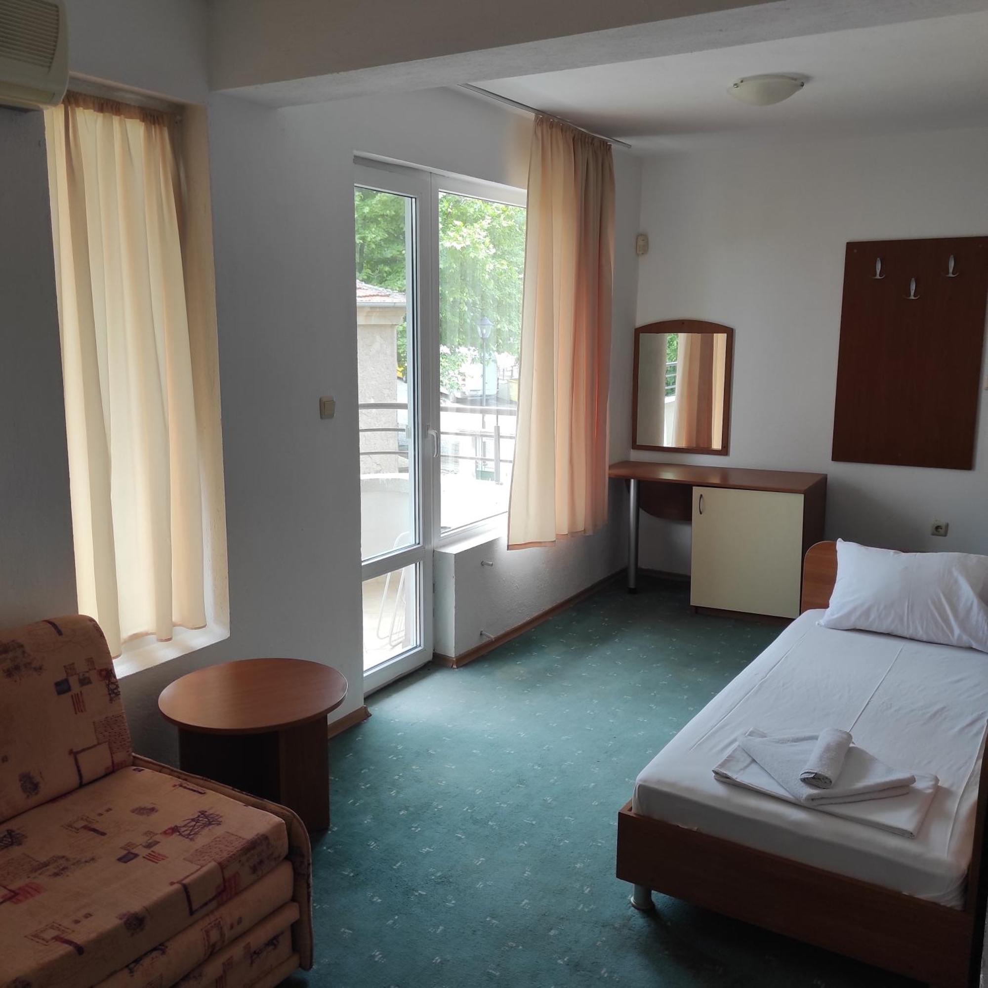 Hotel Хотел Андре Chernomorets Habitación foto